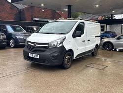 White Used 2016 Vauxhall Vivaro S Van | £6,000 (Good price)