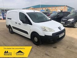 White Used 2011 Peugeot Partner S MPV | £2,000 (Fair price)