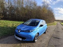 Blue Used 2018 Renault Zoe Dynamique Hatchback | £5,850 (Good price)