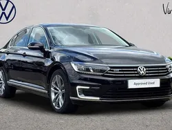 Black Used 2018 VW Passat GTE Sedan | £14,627 (Fair price)