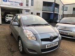 Silver Used 2009 Toyota Yaris Hatchback | £4,995 (Expensive)