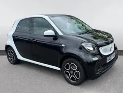 White Used 2017 Smart ForFour Premium Hatchback | £6,498 (Fair price)