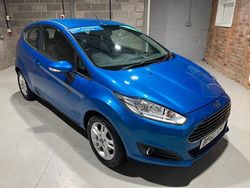 Blue Used 2015 Ford Fiesta Zetec Hatchback | £5,490 (Fair price)