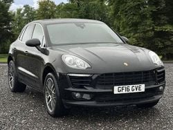 Black Used 2016 Porsche Macan SUV | £20,995 (Good price)