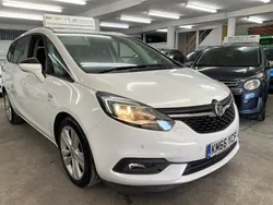 White Used 2016 Vauxhall Zafira SRi MPV | £7,495 (Expensive)