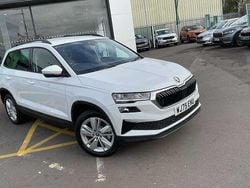 Moon white metallic New 2025 Skoda Karoq SE SUV | £26,450 (A bit pricey)