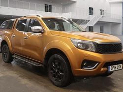 Yellow Used 2016 Nissan Navara Tekna Pickup | £12,989 (Fair price)