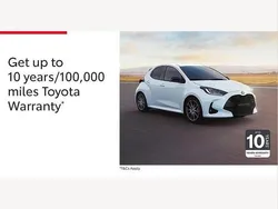 Pure white Used 2022 Toyota Yaris Hybrid Hatchback | £19,339 (Fair price)