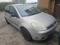 Silver Used 2004 Ford Fiesta Zetec Hatchback | £390