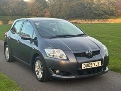 Grey Used 2009 Toyota Auris Hatchback | £2,295 (Super price)