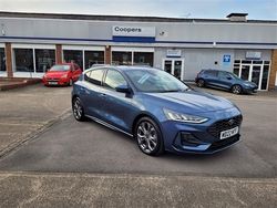 Chrome blue Used 2022 Ford Focus ST-Line Hatchback | £18,499 (Fair price)
