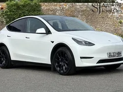 White Used 2022 Tesla Model Y Long Range AWD SUV | £24,950 (Fair price)