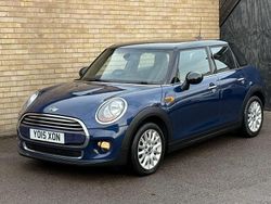 Blue Used 2015 Mini Cooper D Hatch Hatchback | £5,745 (Fair price)