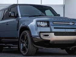 Used 2025 Land Rover Defender HSE Dynamic SUV | £81,999 (Expensive)