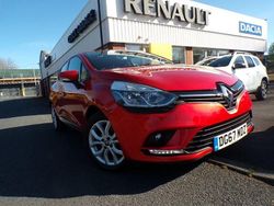 Red Used 2017 Renault Clio IV Dynamique Hatchback | £7,695 (Fair price)