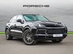 Jet black metallic Used 2022 Porsche Cayenne Platinum Edition SUV | £57,990 (Fair price)
