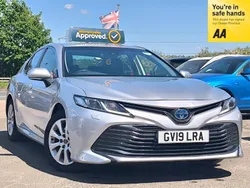 Silver Used 2019 Toyota Camry Sedan | £18,495 (Expensive)