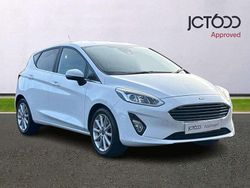 White Used 2017 Ford Fiesta Titanium Hatchback | £6,500 (Fair price)