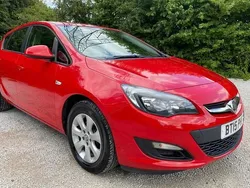 Red Used 2015 Vauxhall Astra Design Edition Hatchback | £3,990 (Good price)
