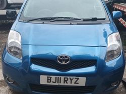 Blue Used 2011 Toyota Yaris Hatchback | £2,095 (Super price)