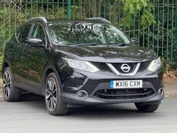 Black Used 2016 Nissan Qashqai Tekna SUV | £7,395 (Good price)