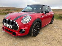 Red Used 2016 Mini ONE Hatch Hatchback | £5,995 (Expensive)