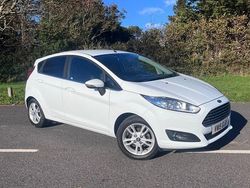 White Used 2015 Ford Fiesta Zetec Hatchback | £5,995 (Fair price)