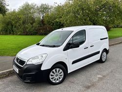 White Used 2017 Peugeot Partner Van | £3,495 (Fair price)