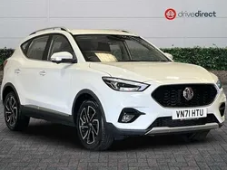 Solid arctic white Used 2021 MG ZS Exclusive Sedan | £14,558 (Fair price)
