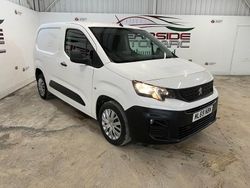White Used 2019 Peugeot Partner Van | £9,300 (A bit pricey)