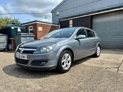 Grey Used 2006 Vauxhall Astra Hatchback | £1,495 (Fair price)