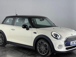 White Used 2017 Mini Cooper Hatch Hatchback | £15,200 (Fair price)