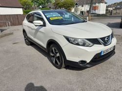 White Used 2016 Nissan Qashqai N-Connecta SUV | £7,250 (Fair price)