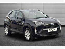 Eclipse black Used 2022 Toyota Yaris Hybrid SUV | £18,751 (Good price)