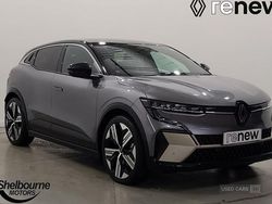 Used 2025 Renault Megane E-Tech Iconic Hatchback | £25,695 (Expensive)