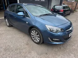 Blue Used 2014 Vauxhall Astra Elite Hatchback | £1,995 (Good price)