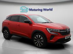 Red Used 2025 Renault Austral Techno SUV | £22,875 (Fair price)