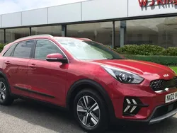Red Used 2022 Kia Niro 2 SUV | £16,895 (Good price)