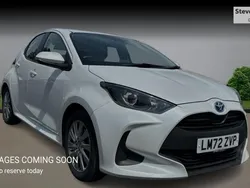 White Used 2022 Toyota Yaris Hybrid Hatchback | £15,271 (Fair price)