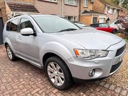 Silver Used 2011 Mitsubishi Outlander SUV | £3,489 (Good price)