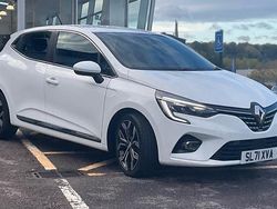 White Used 2022 Renault Clio V Version S Hatchback | £13,255 (Fair price)