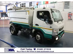 White Used 2014 Mitsubishi Canter | £4,700 (Fair price)