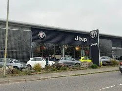 Black Used 2024 Jeep Compass Trailhawk SUV | £27,240 (Expensive)