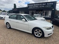 White Used 2011 BMW 320 Efficient Dynamics Sedan | £3,995 (Fair price)