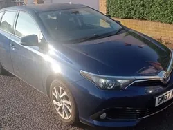 Used 2017 Toyota Auris Hybrid Business Edition | £11,650 (Fair price)