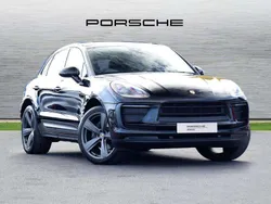Black Used 2022 Porsche Macan SUV | £51,000 (Fair price)