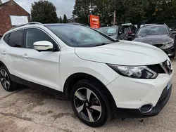 White Used 2017 Nissan Qashqai N-Vision SUV | £8,840 (Good price)