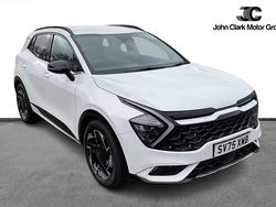 White New 2025 Kia Sportage 4 SUV | £28,500 (Fair price)