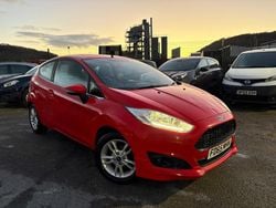 Red Used 2015 Ford Fiesta Zetec Hatchback | £2,200 (Good price)