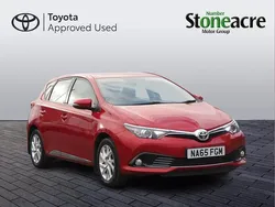Red Used 2015 Toyota Auris Business Edition Hatchback | £9,500 (Fair price)